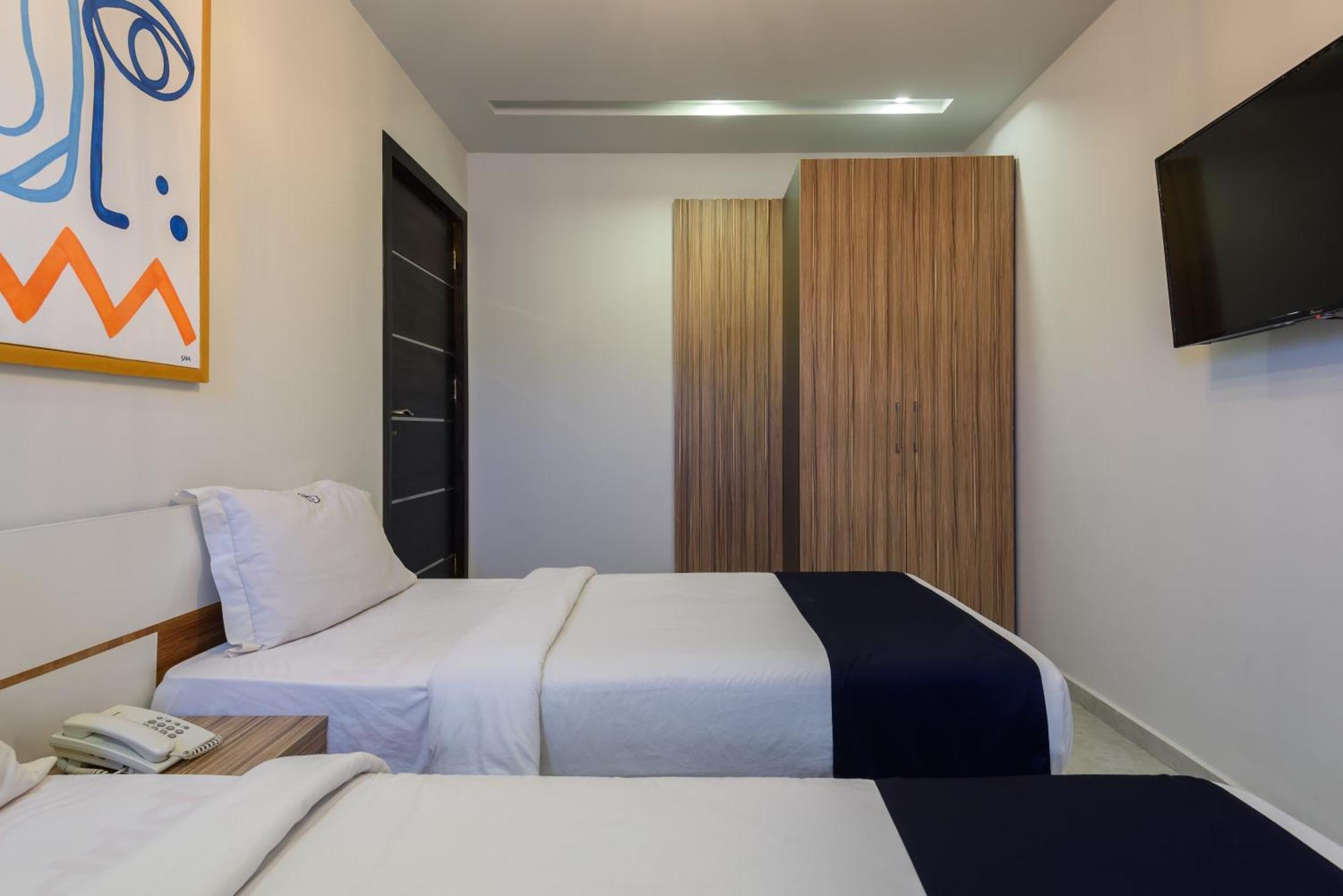 Travelholic Residence Golden Gates Caïro Buitenkant foto